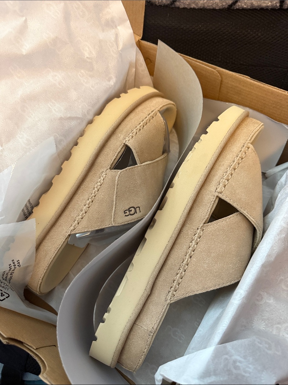 UGG Womens Sandal Slide in Chestnut Suede